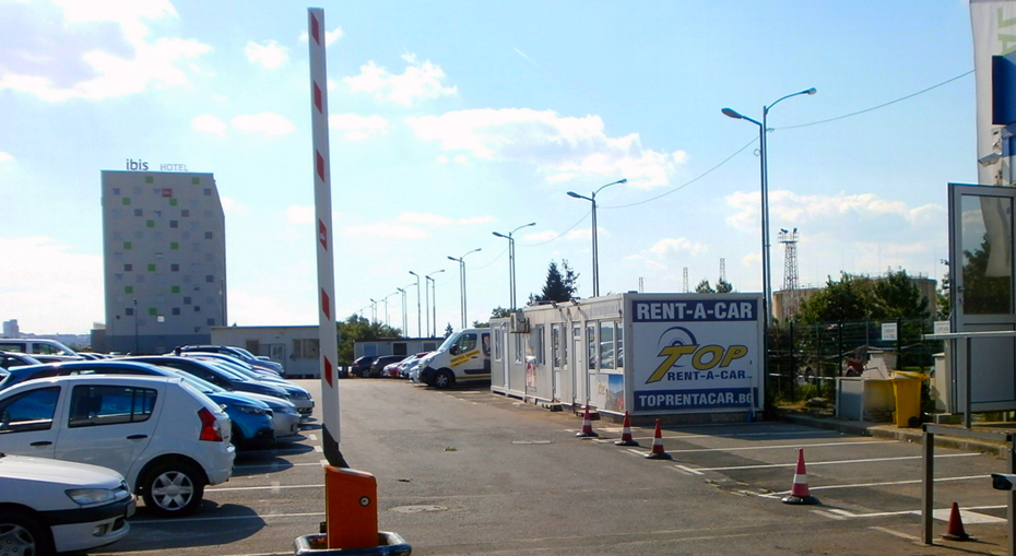 Парковка в Аэропорту Софии