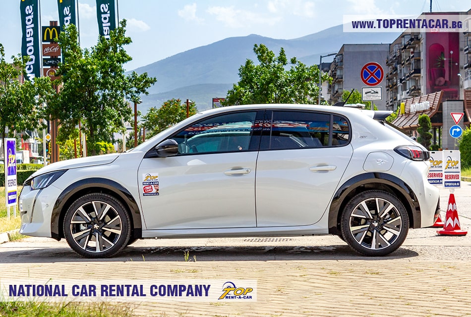 Peugeot 208 вид сбоку Peugeot 208 вид сбоку